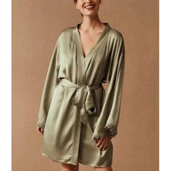 BEHOLDEN Other - Women's BHLDN BEHOLDEN Sage Green Viscose Satin Tie Front Matine Robe M